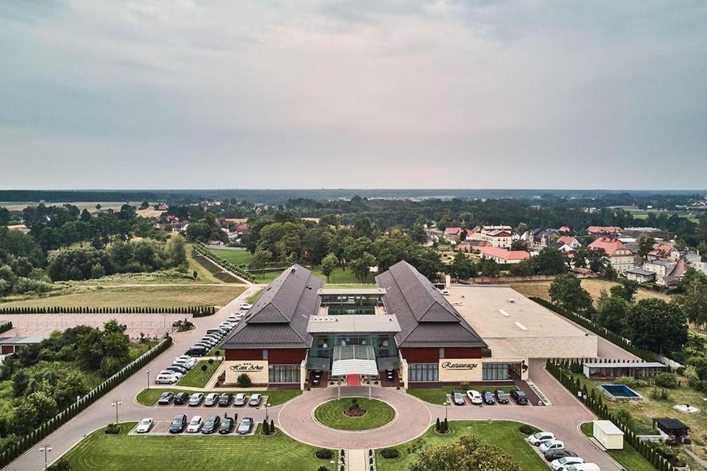 Hotel Arkas Prószków Kültér fotó