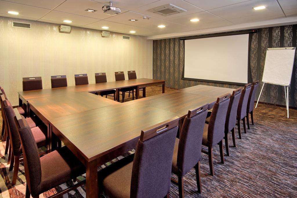 Hotel Arkas Prószków Kültér fotó