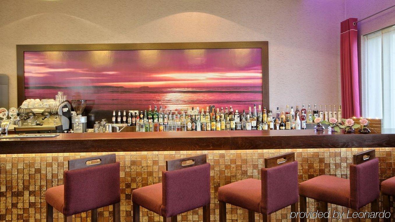 Hotel Arkas Prószków Kültér fotó