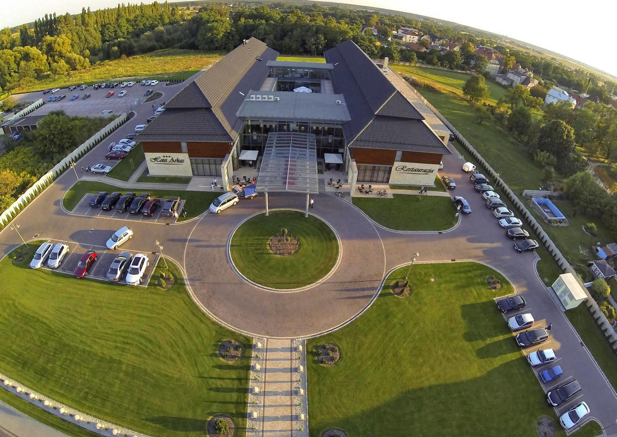 Hotel Arkas Prószków Kültér fotó